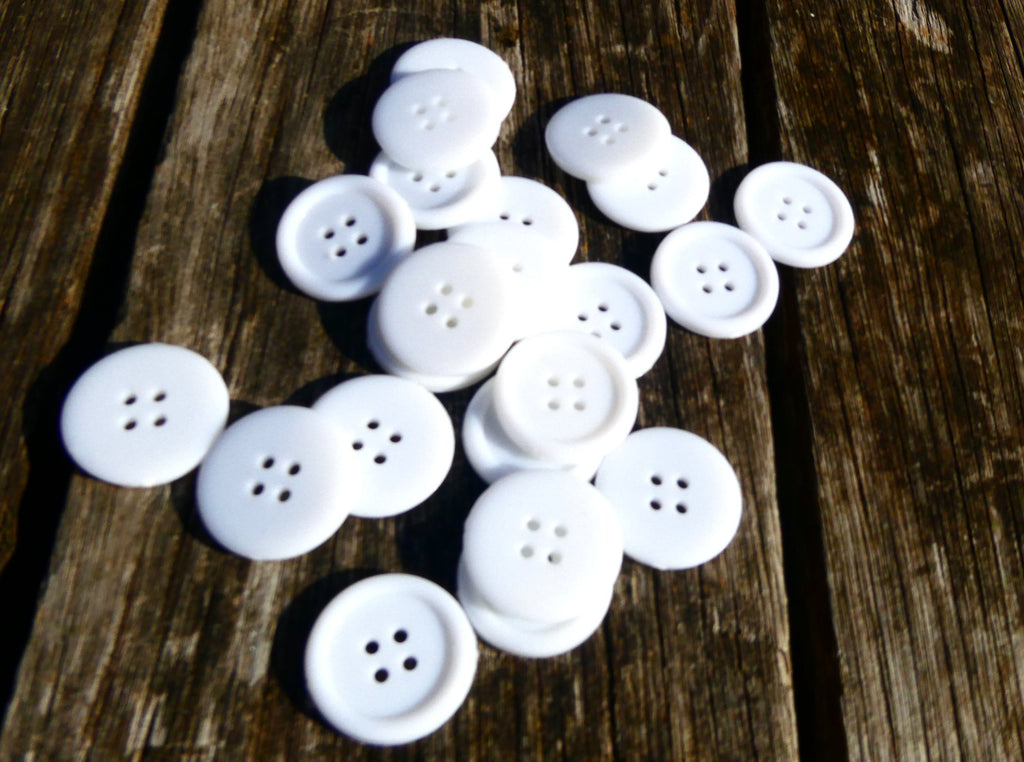 white 4 holes buttons